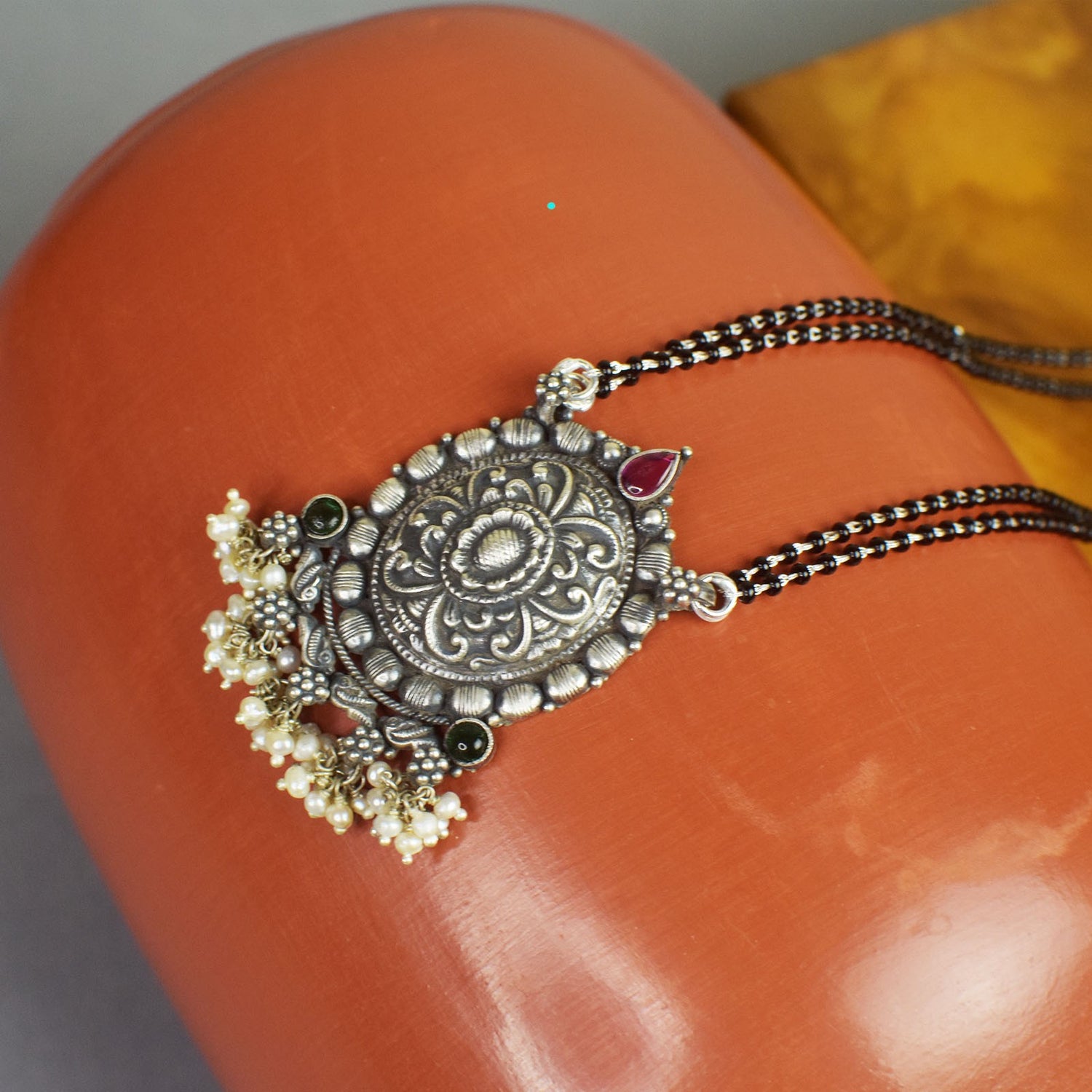 28" chain mangalsutra oval paan pendant