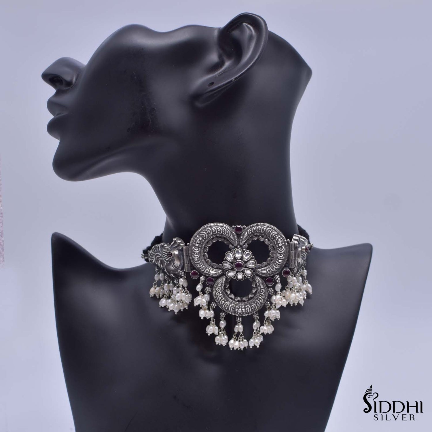 Choker triple chand