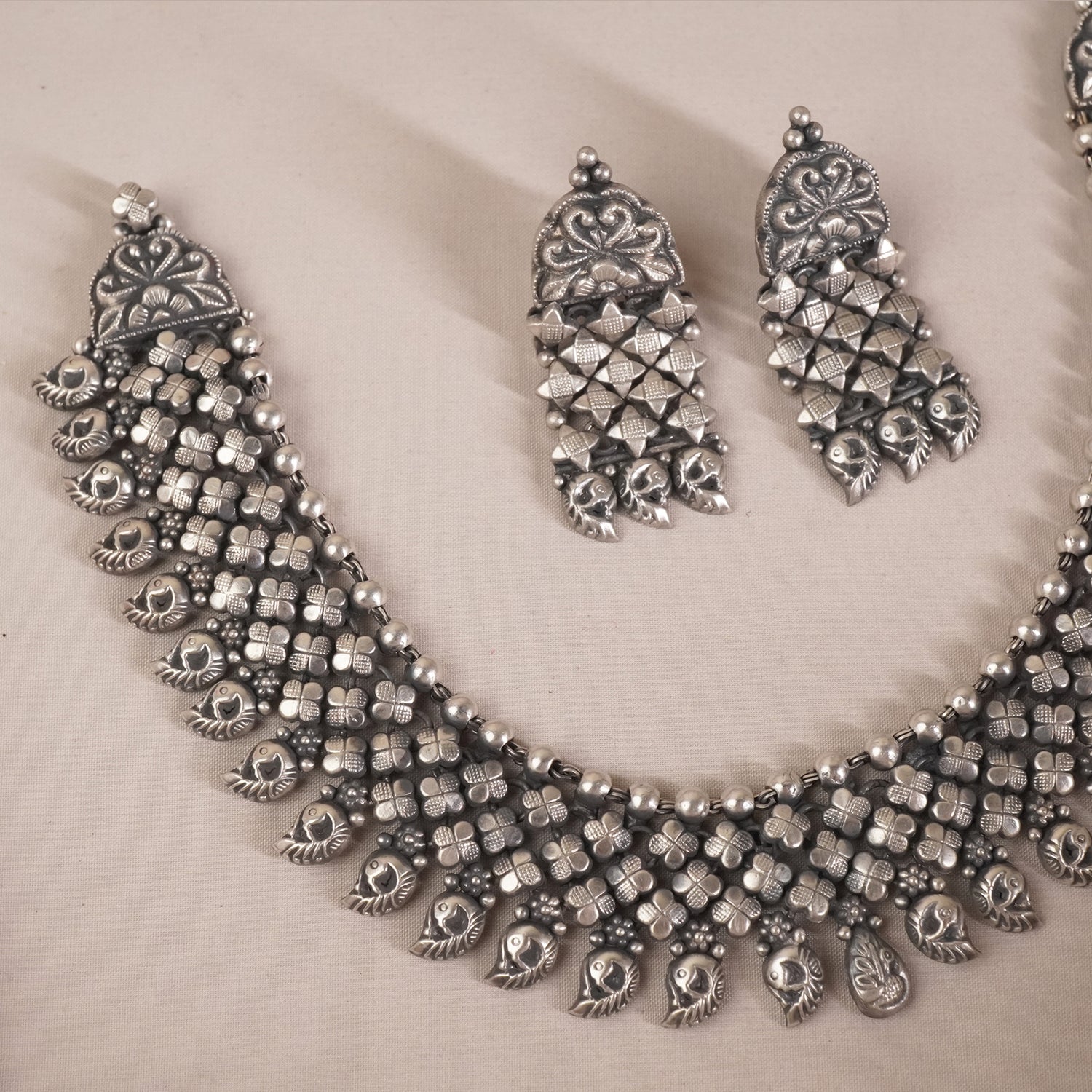 Silver Chattai Ka Necklace Design