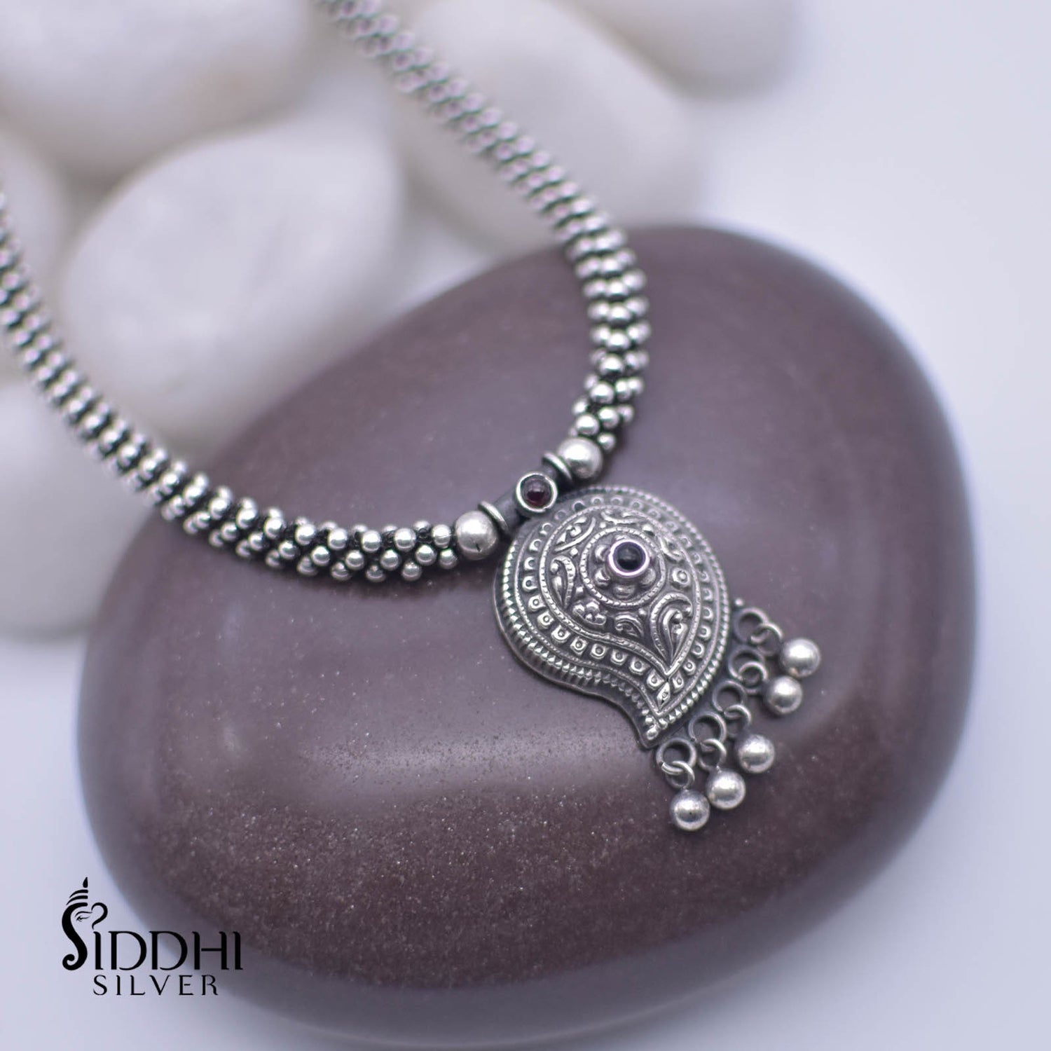 Kolhapuri thushi koyri pendant