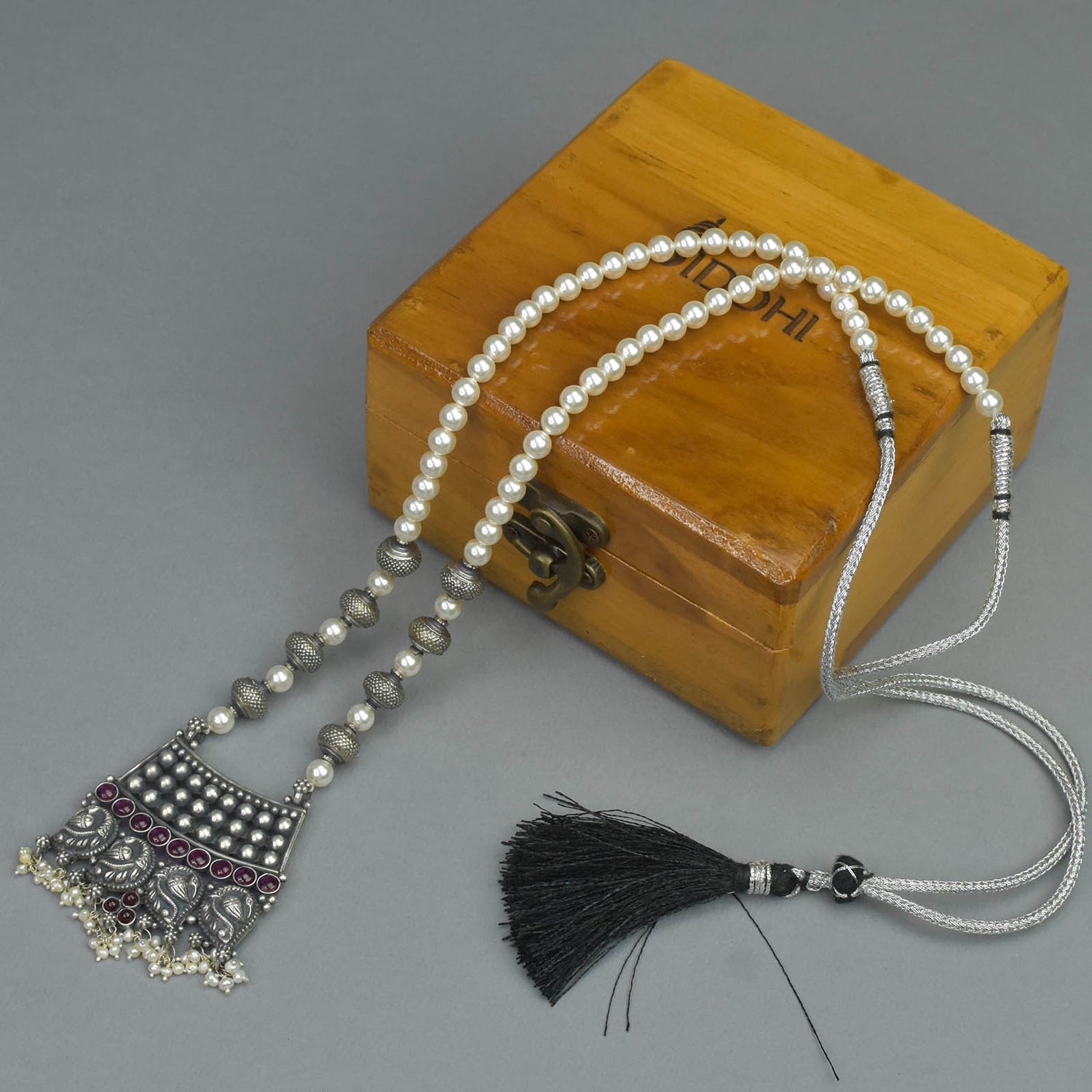 Pearl Necklace Rava Peacock Pendant