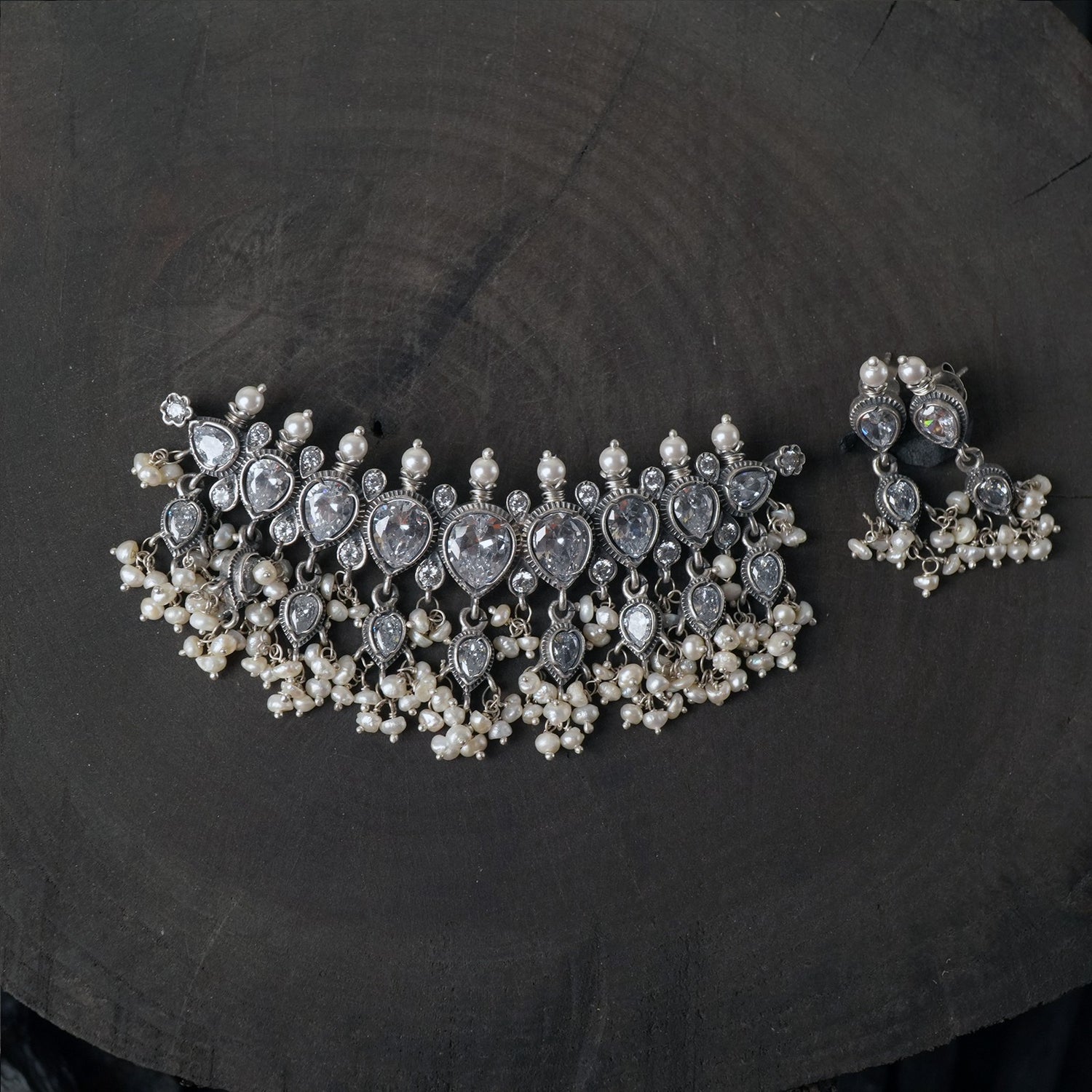 Silver White Tanmani Pendant With Earrings
