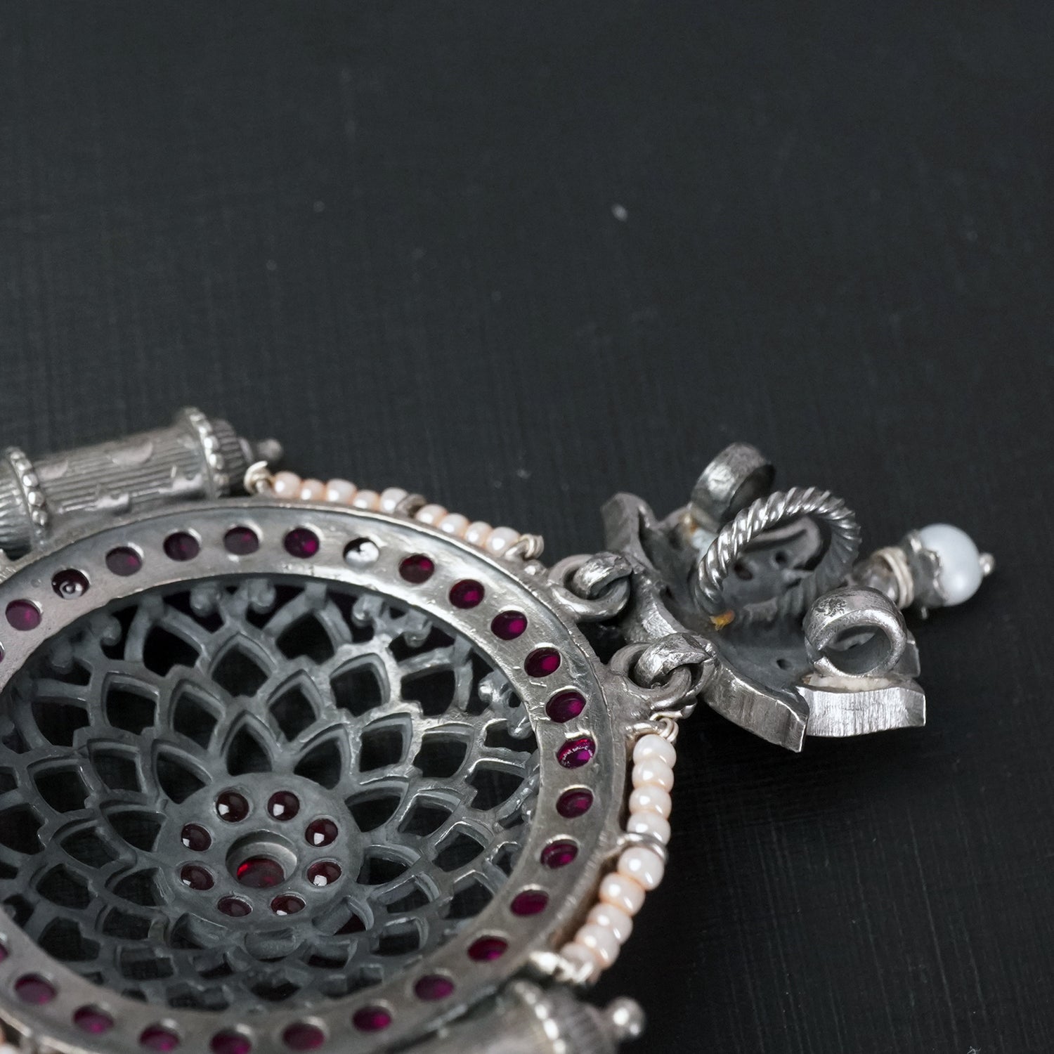 Latkan Silver Pendant With Kemp Stones