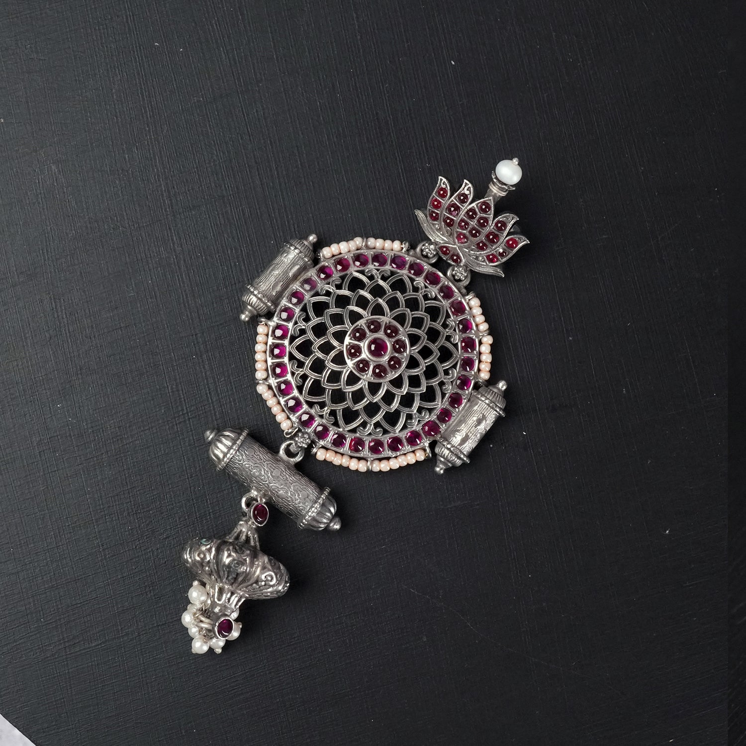 Latkan Silver Pendant With Kemp Stones