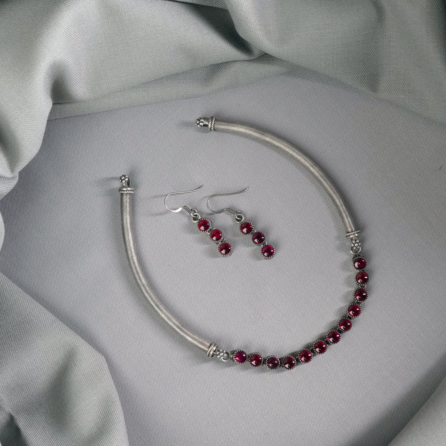 Silver Hasli With Red Kemp Stones With Earrings
