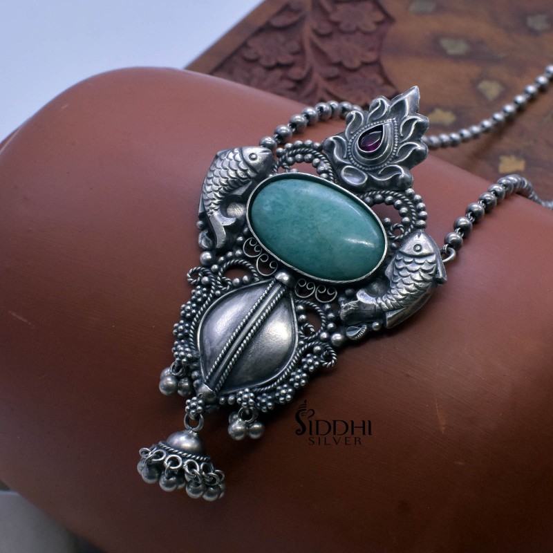 Silver blue pendant necklace