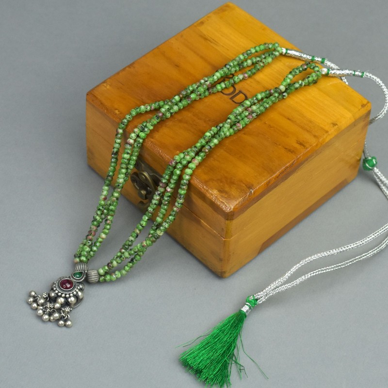 green emrald silver necklace