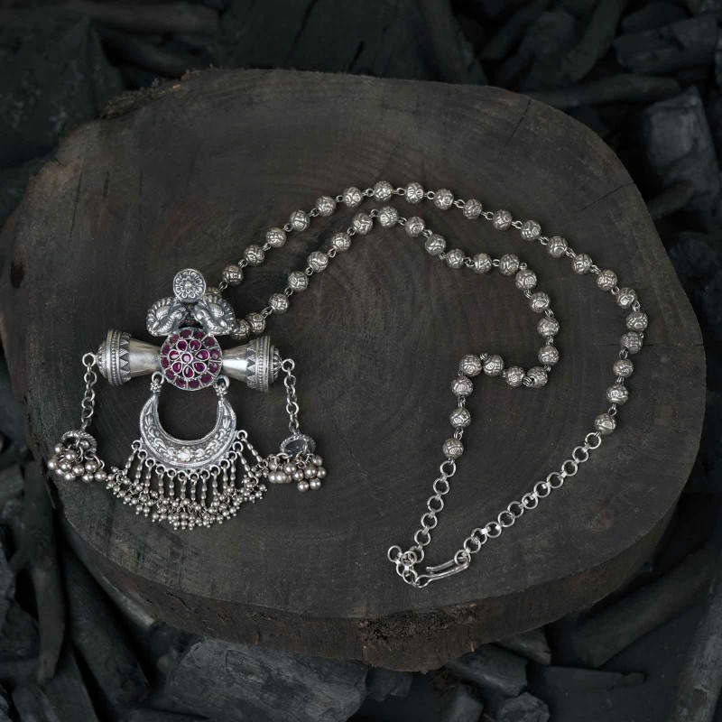 silver mohanmala necklace with an silver pendant