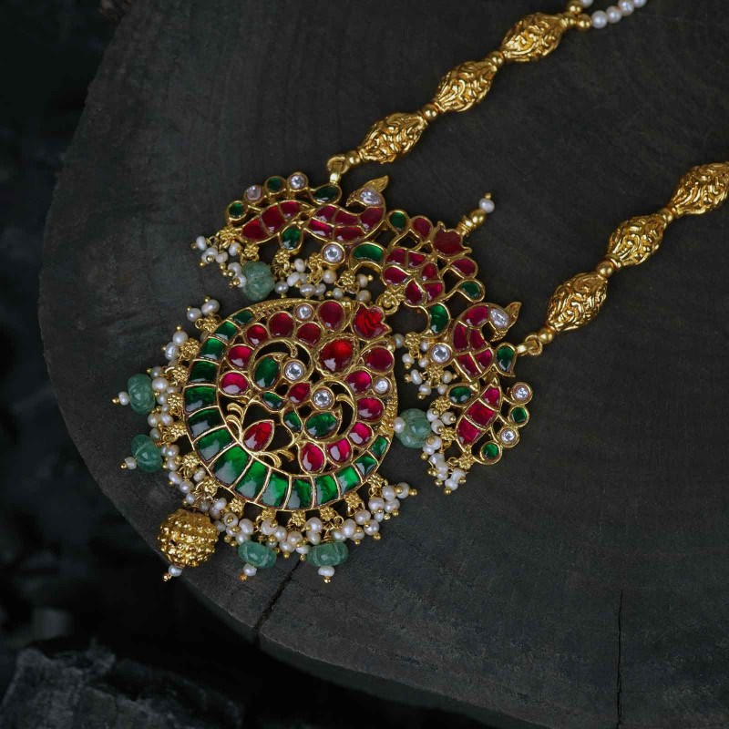 red and green kundan filled silver pendant