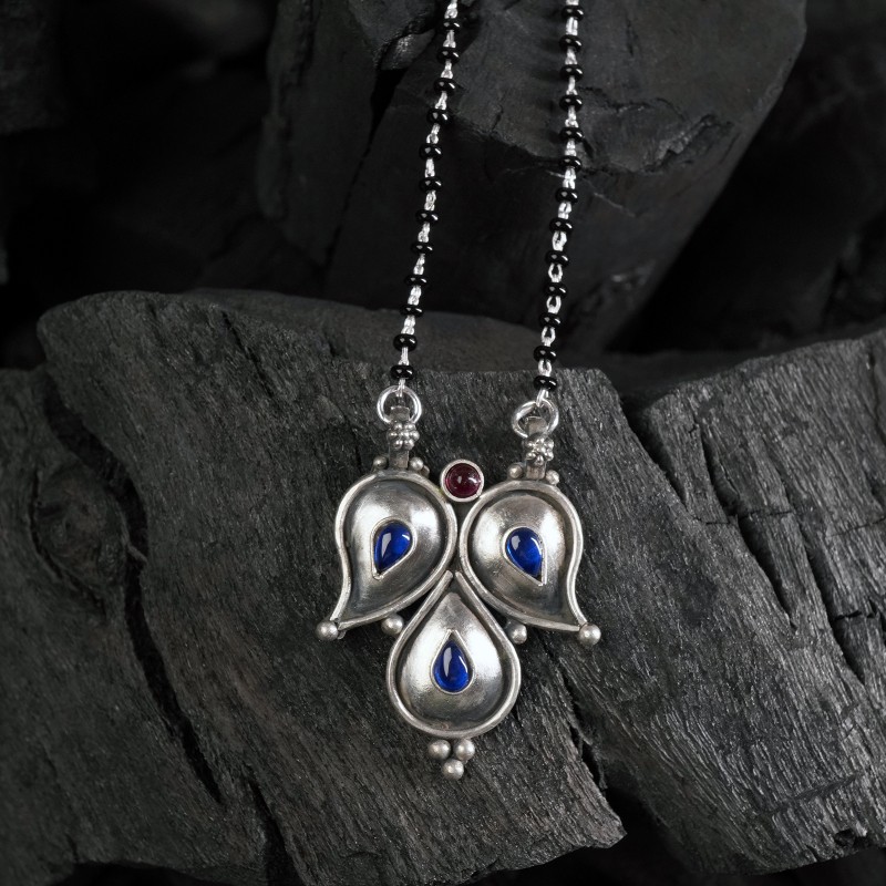 silver mangalsutra with an tribal panadi pendant