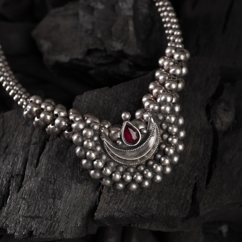 silver kolhapuri necklace