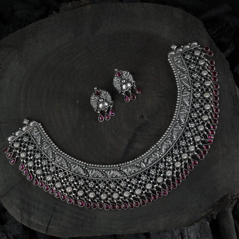 silverc chattai laffa necklace