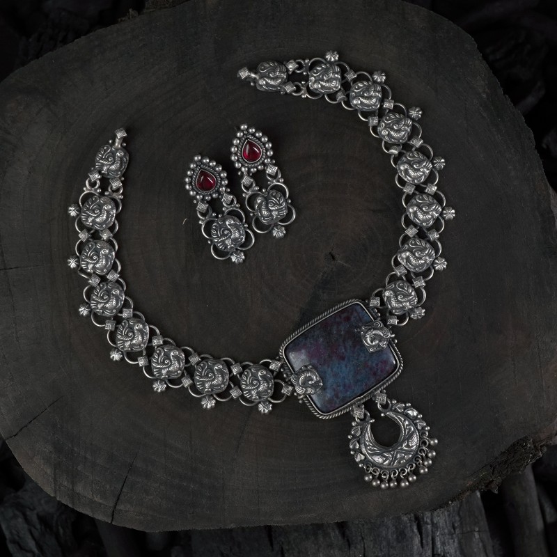 silver chattai necklace with hand cut stones