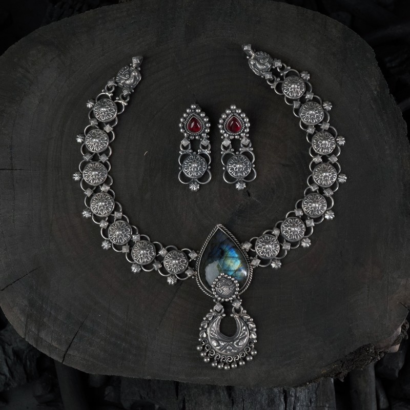 silver chatai necklace with handcut stone and earrings