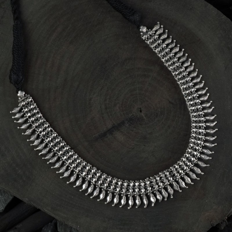 silver koyri chatai necklace design