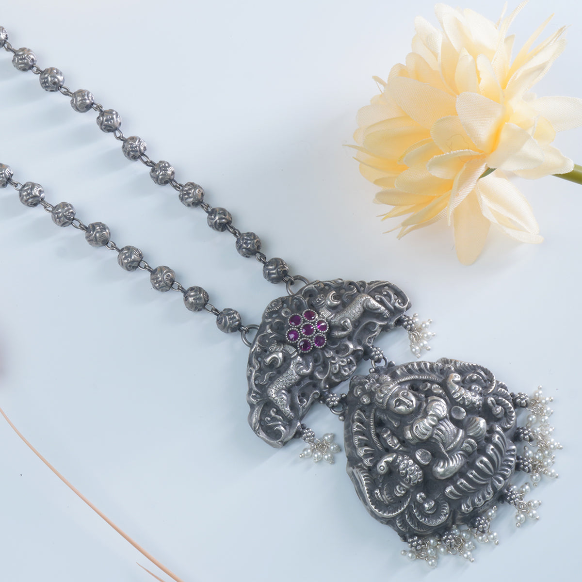 Antique long silver necklace 925 silver detail