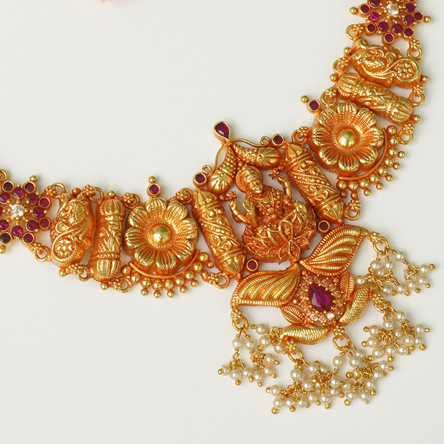 Antique temple necklace gold plated detail