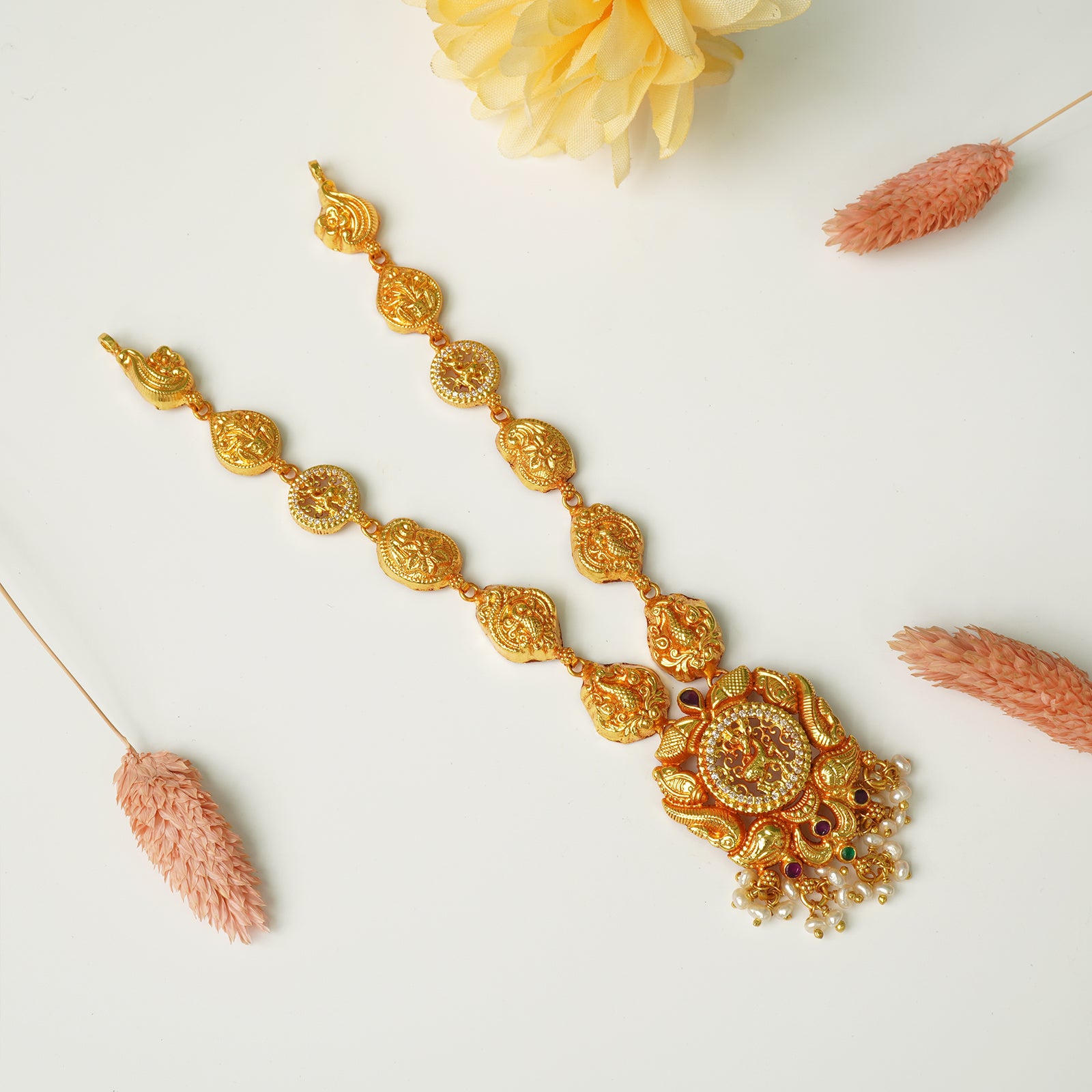 Light weight gold plated silver necklace for gifting
