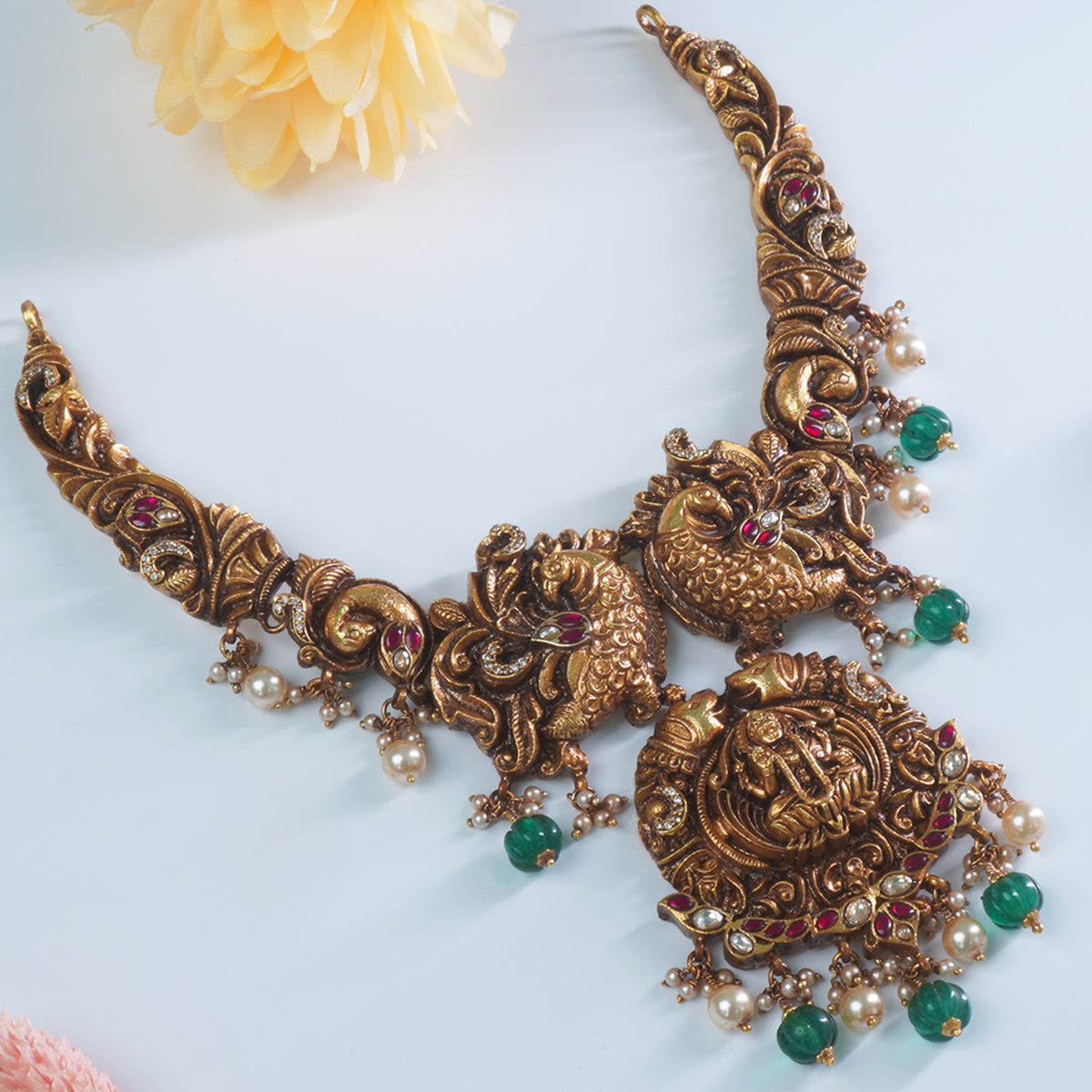 Nakashi kundan silver necklace gold plated detail