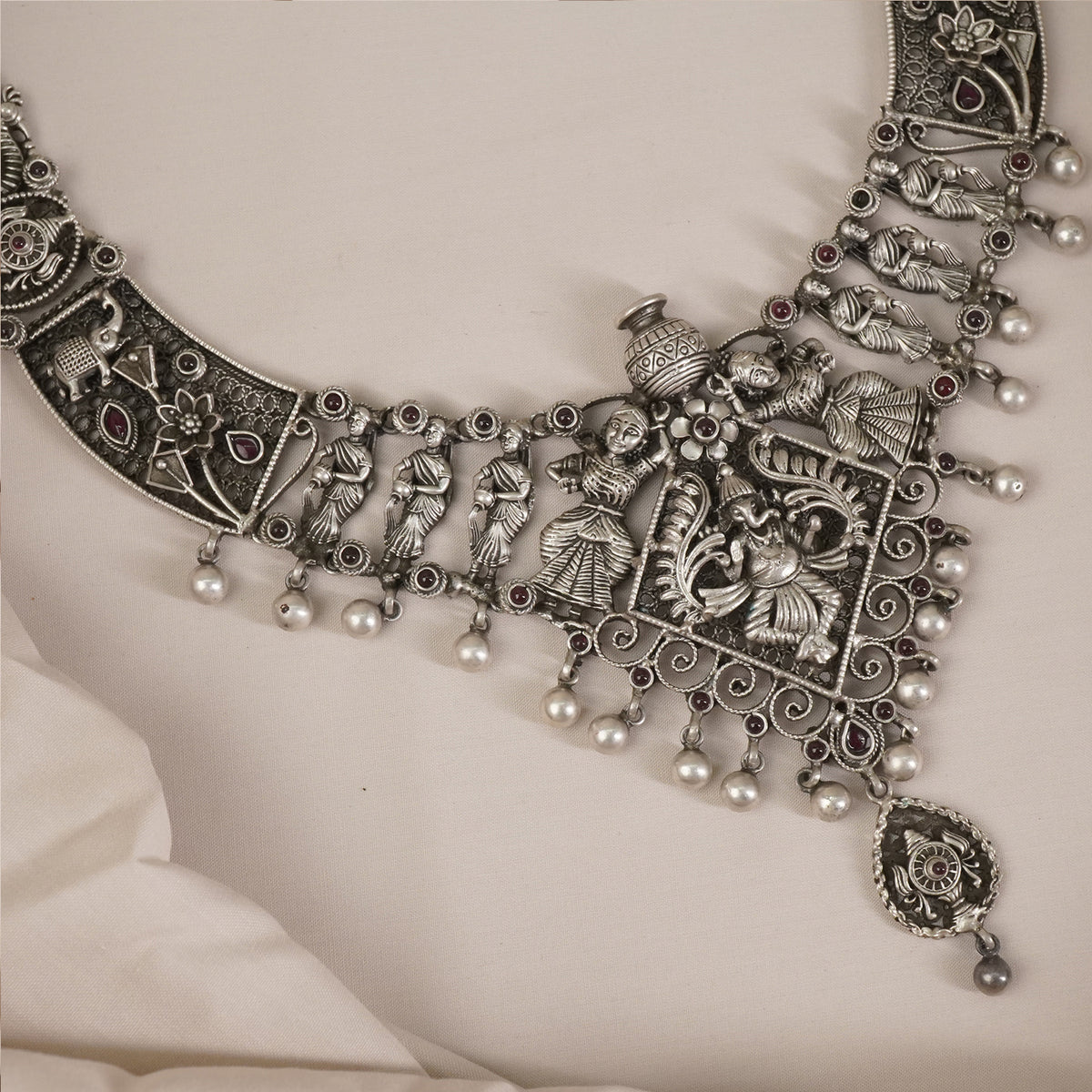Nakashi silver necklace detail craftsmanship