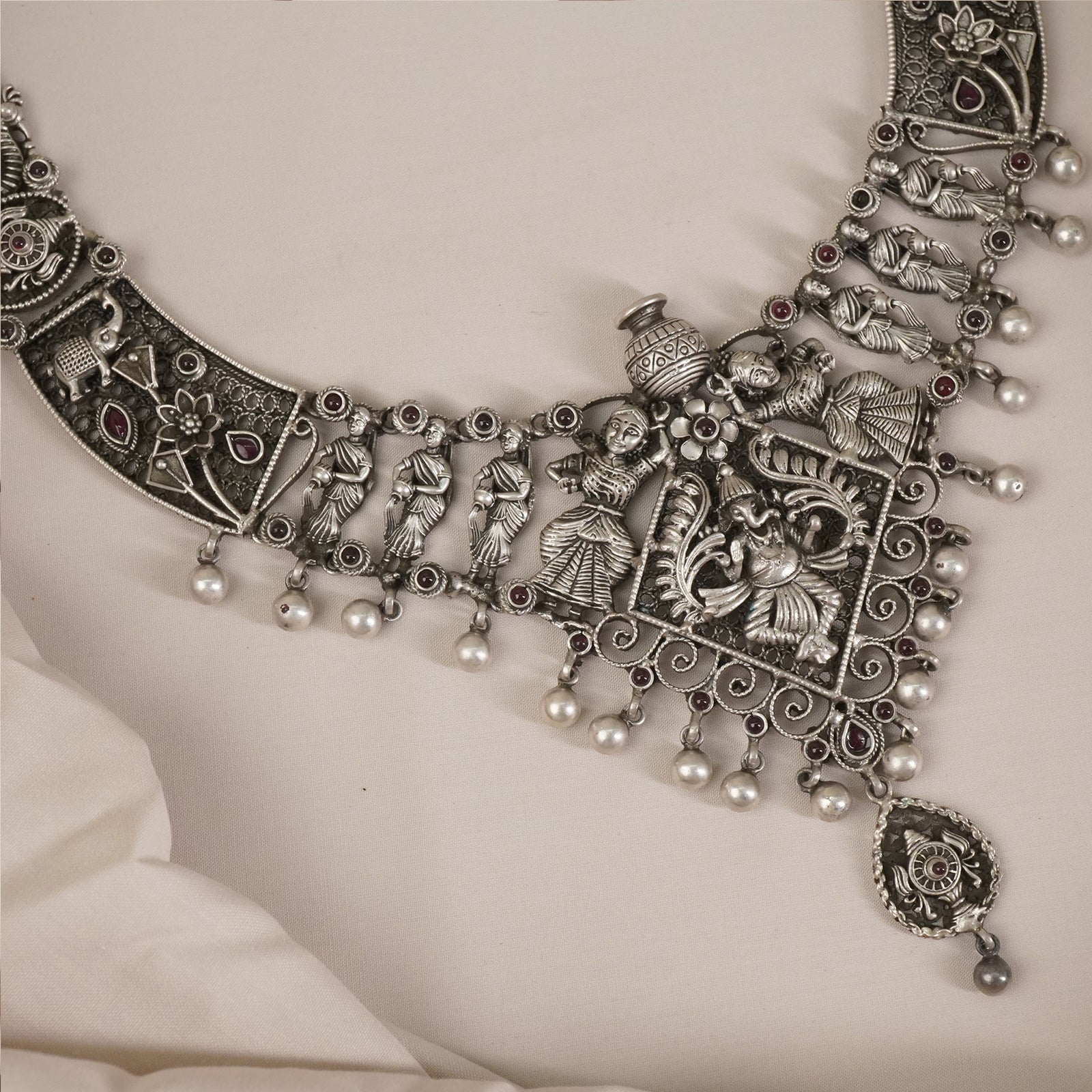 Nakashi silver necklace detail craftsmanship