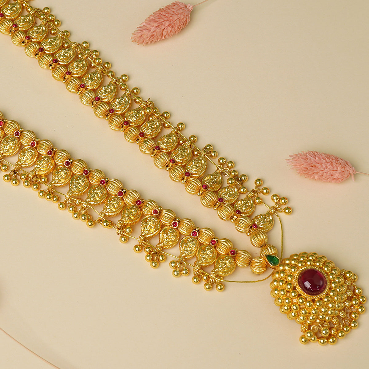 Silver Kolhapuri saaj in gold plated finish