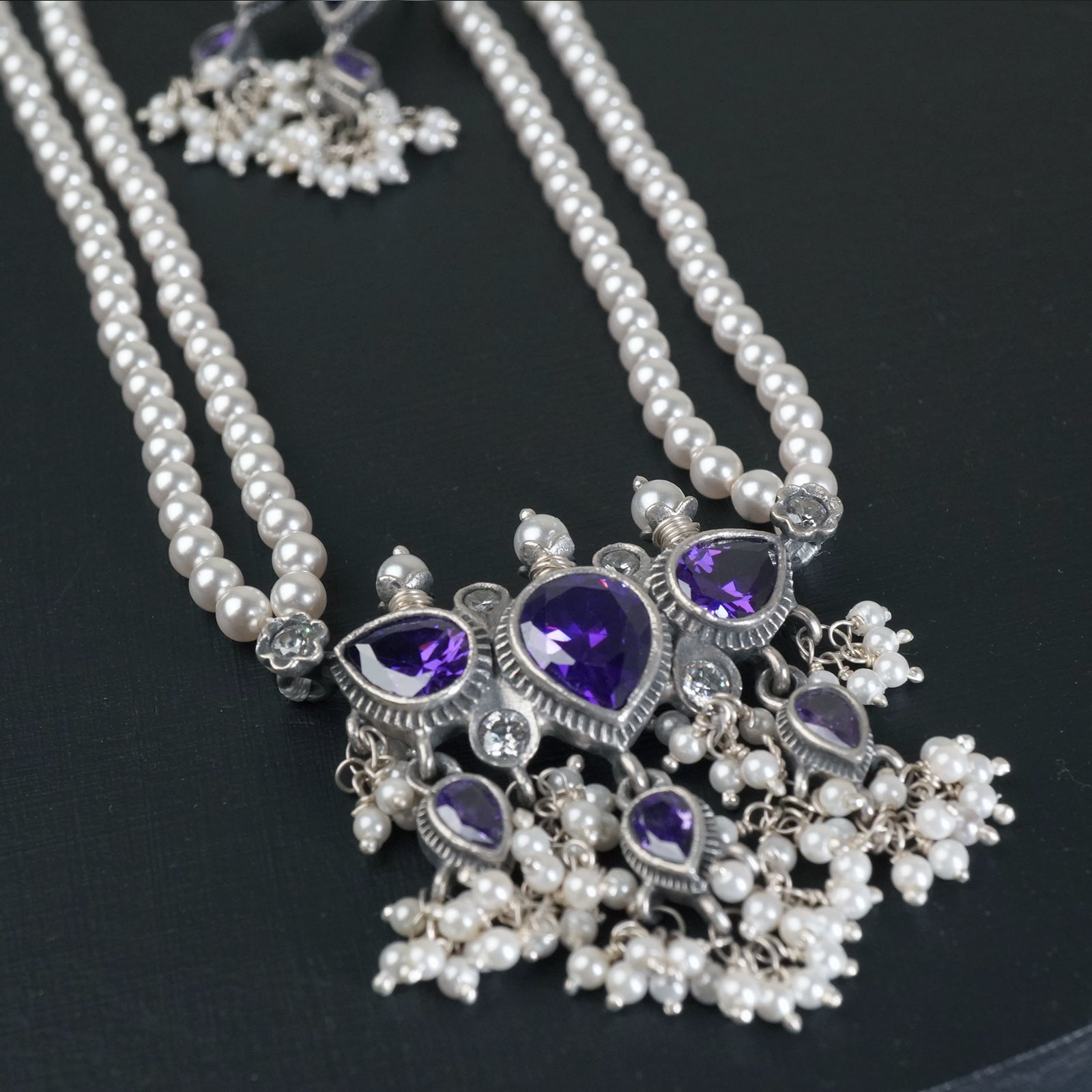 Silver tanmani amethyst pendant detail