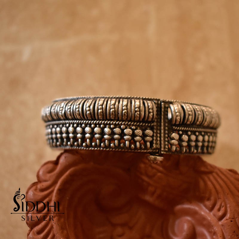 Bangle damru kaat