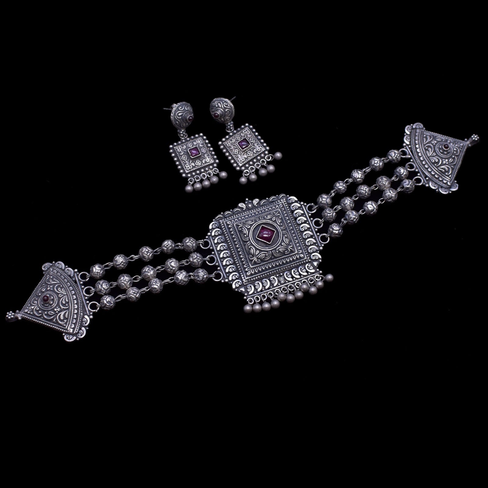 Silver chokda choker