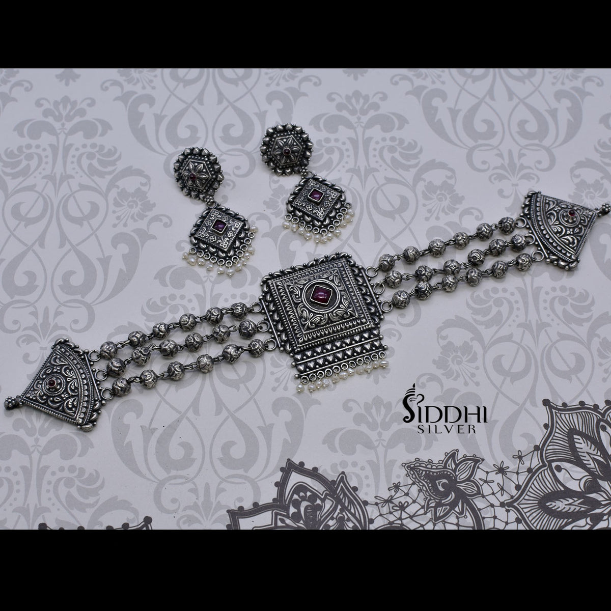 silver chokda pendant choker