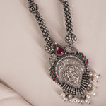 a close look at silver kolhapuri thushi with pendant