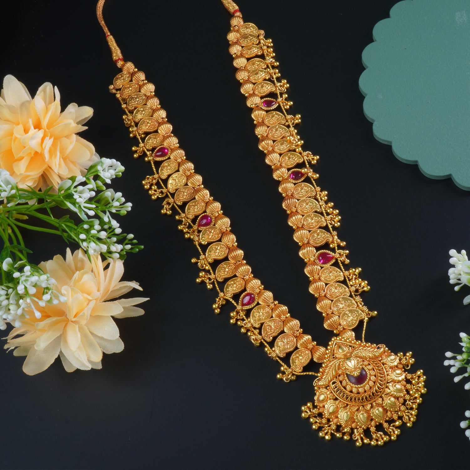 Gheru Kolhapuri Saaj Necklace Design Online With Gold Look-a-like Pendant