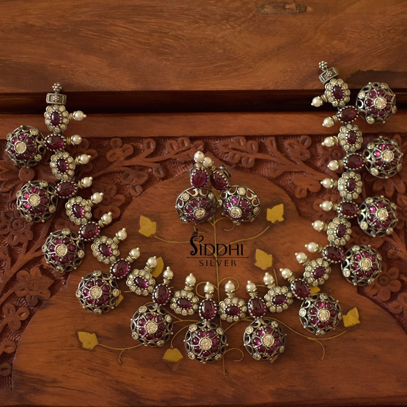 Kemp stone emrald rava necklace