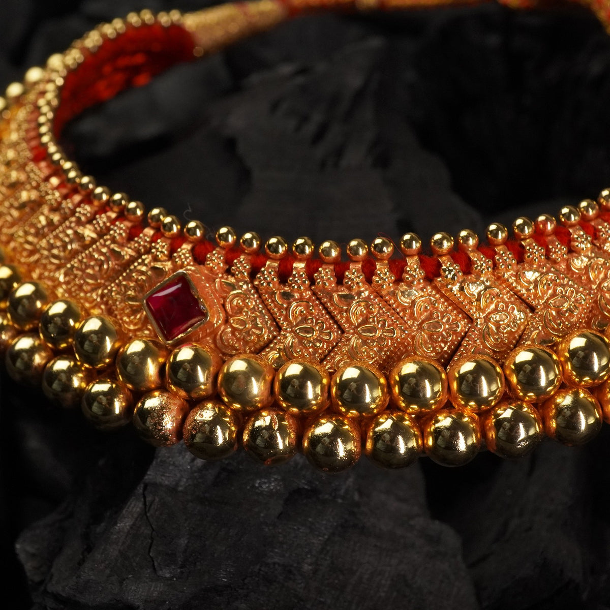 gold plated kolhapuri thushi