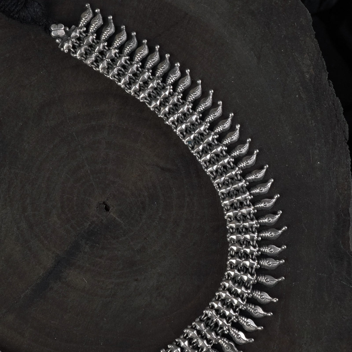 silver koyri chatai necklace design