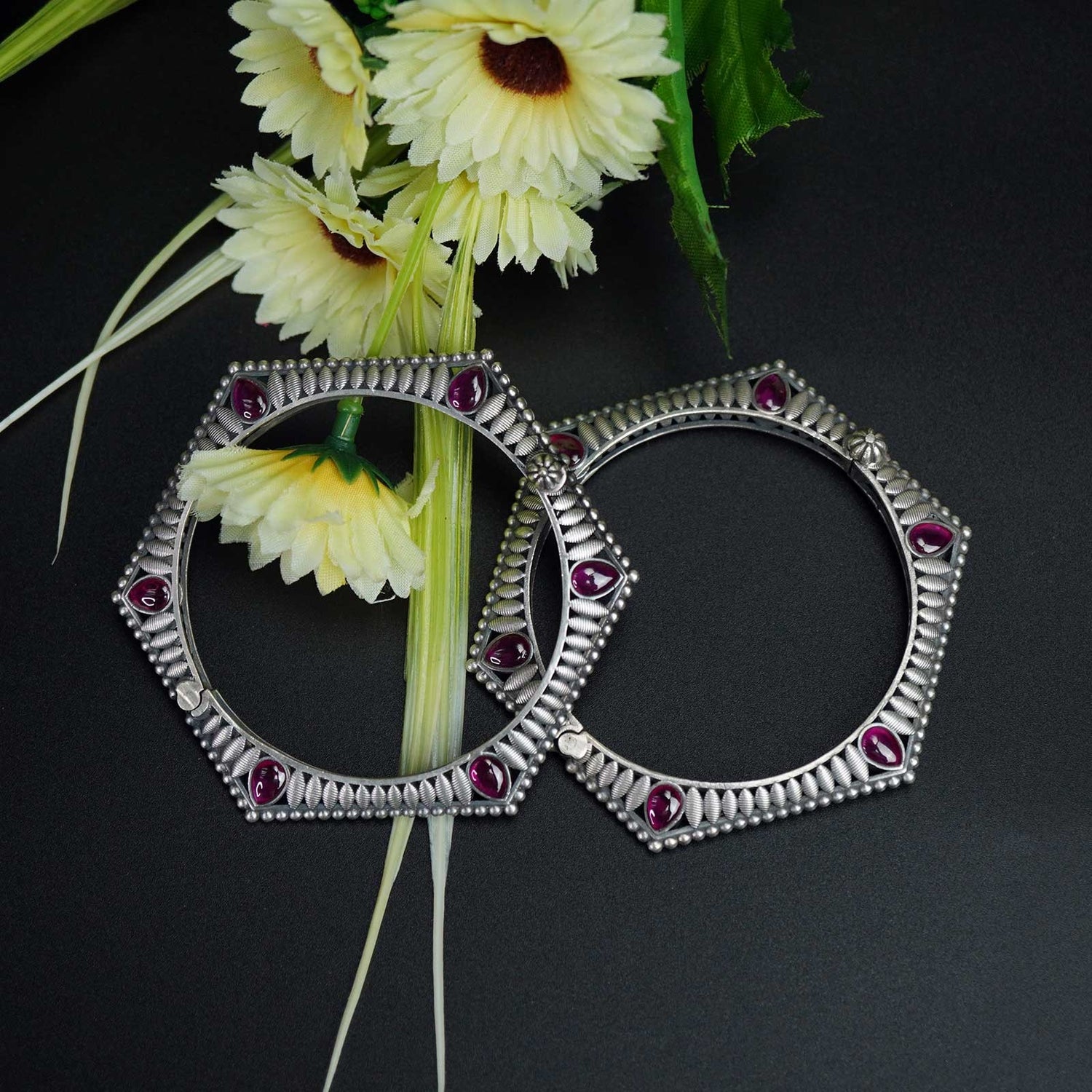 Silver shatkon koyri bangles (Pair)