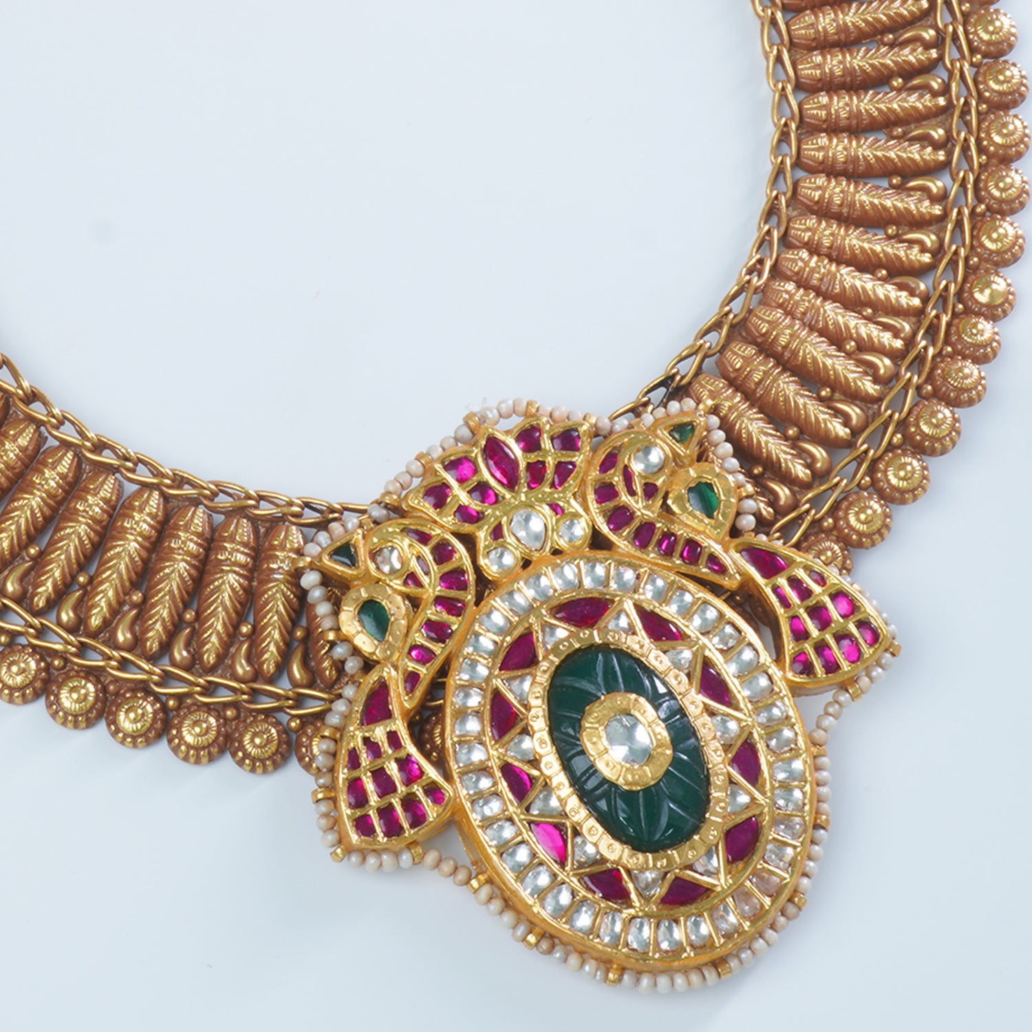 Silver Jadau Kundan Necklace With An Enchating Silver Chattai