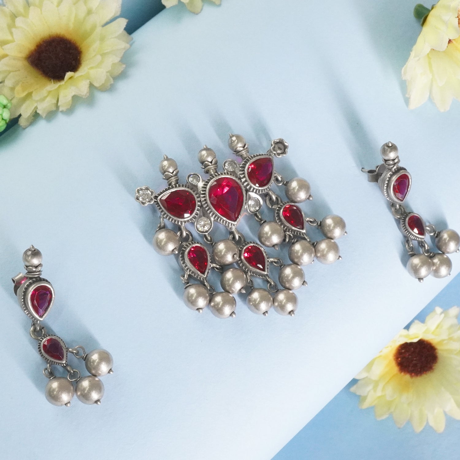 Shop Online Silver tanmani pendant with silver beads - red emrald